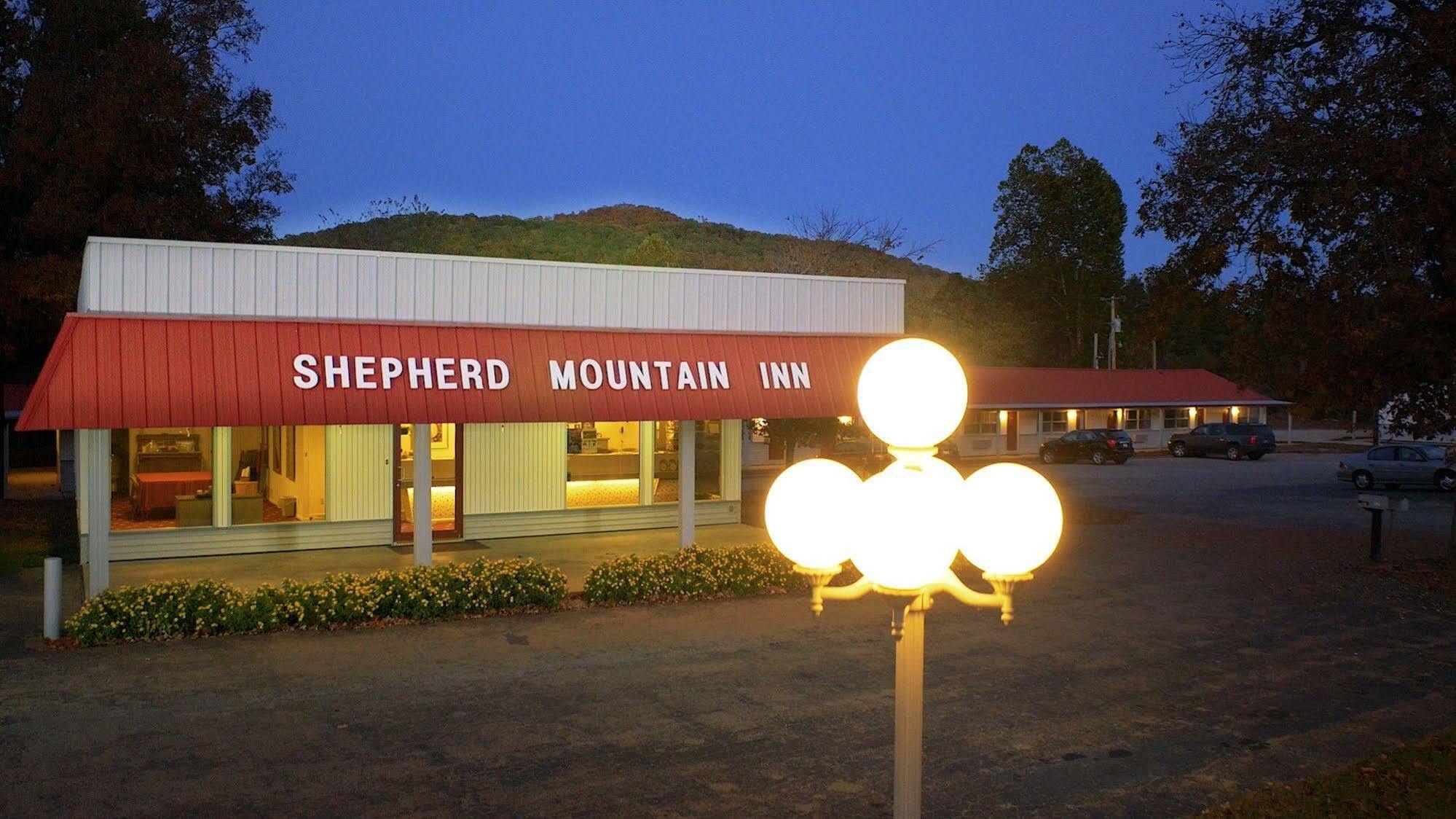 Shepherd Mountain Inn & Suites Pilot Knob ภายนอก รูปภาพ