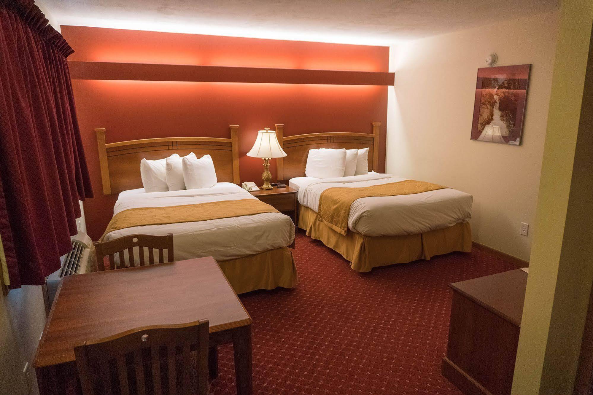 Shepherd Mountain Inn & Suites Pilot Knob ภายนอก รูปภาพ