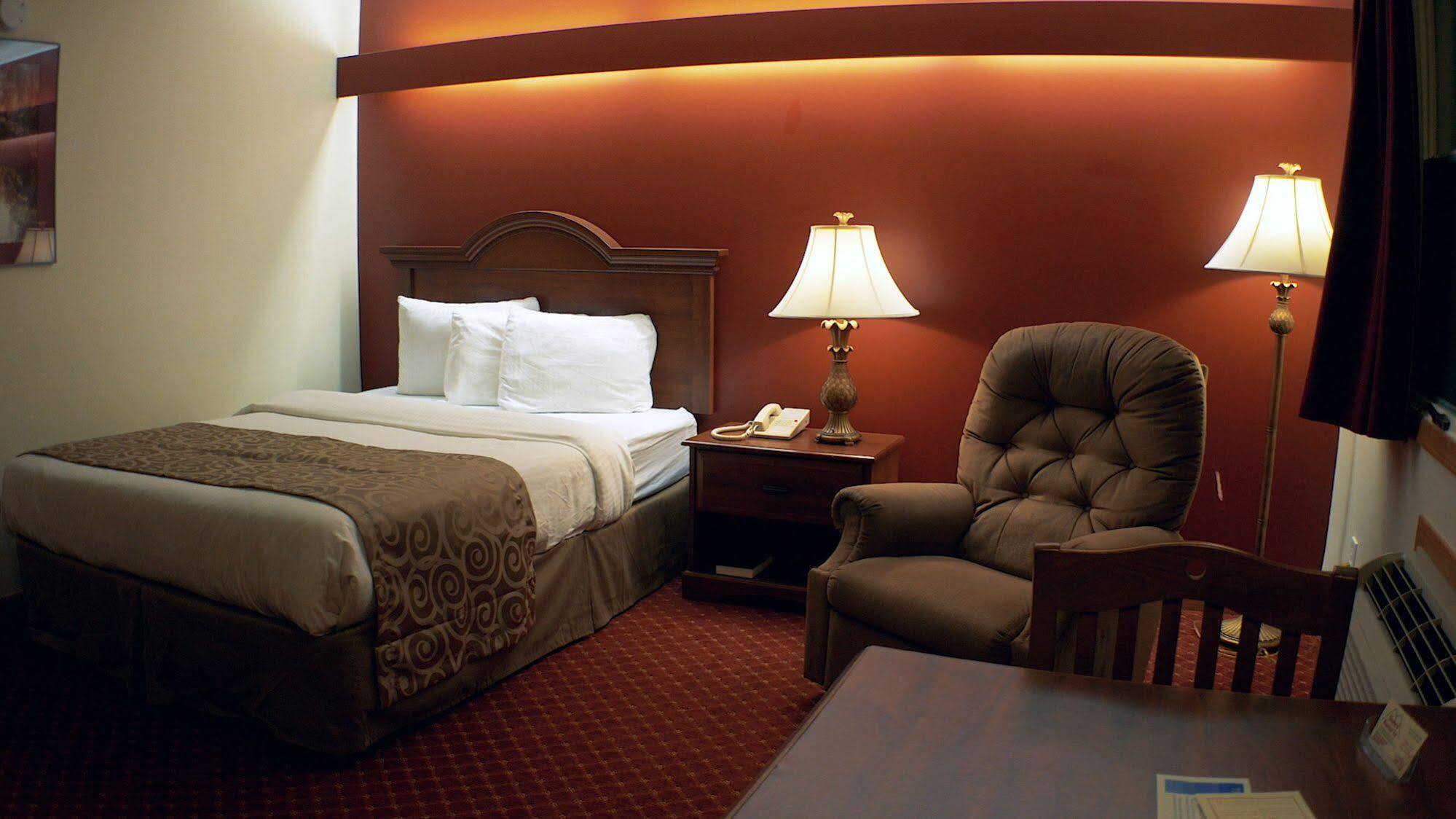 Shepherd Mountain Inn & Suites Pilot Knob ภายนอก รูปภาพ