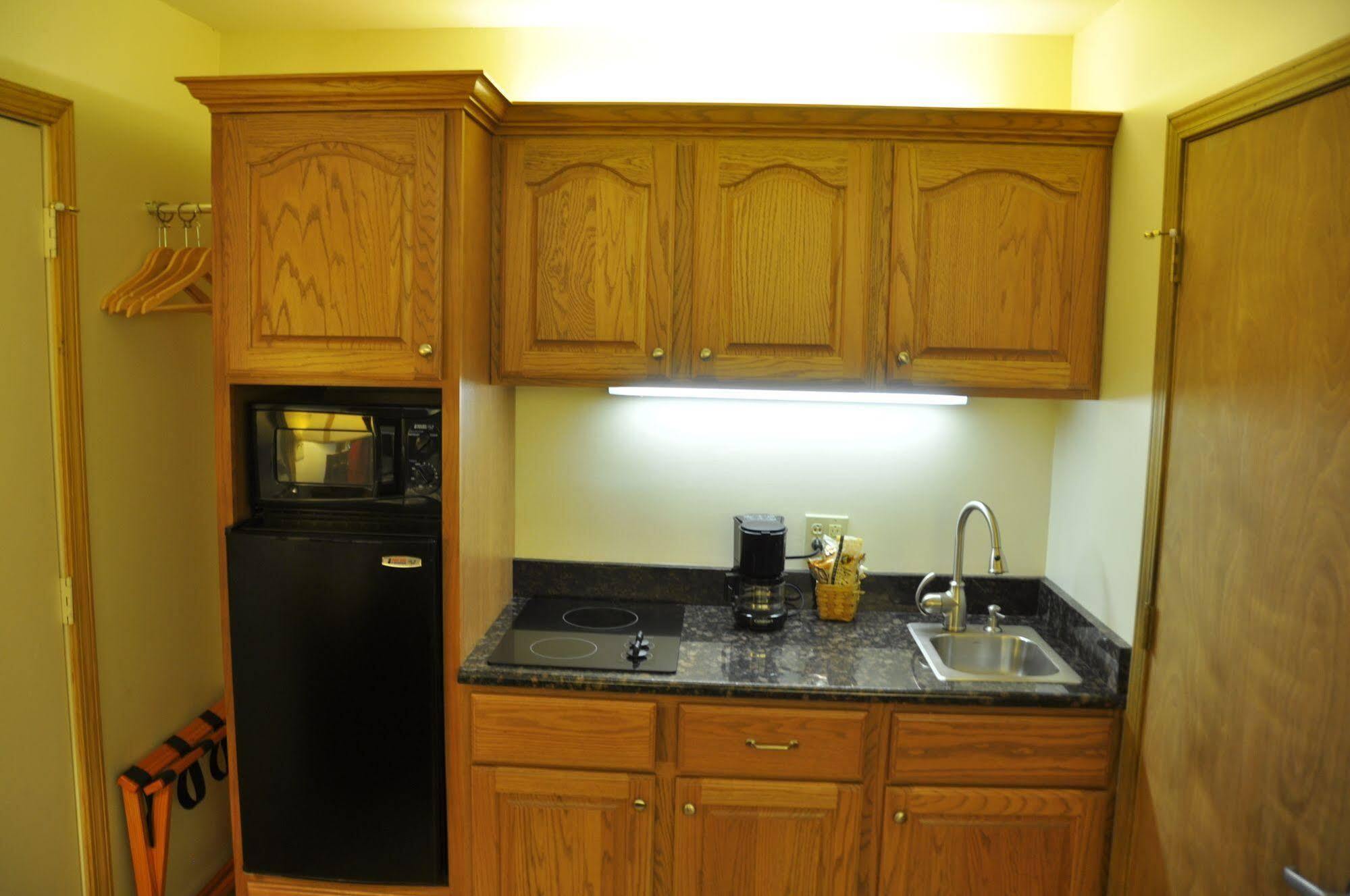 Shepherd Mountain Inn & Suites Pilot Knob ภายนอก รูปภาพ